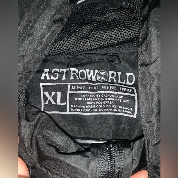 Rare 2018 Travis Scott ASTROWORLD TOUR windbreaker - Picture 3 of 3